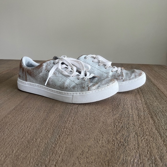 Toms Silver Sneaker - Picture 1 of 9